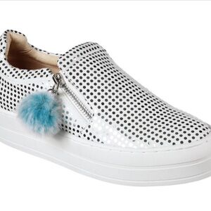 HOST PICK 🔥 Sketchers Sneakers